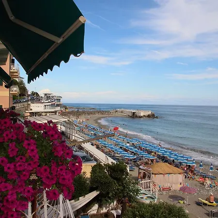 Bed & Breakfast Bnbeach Varazze