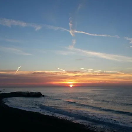 Bnbeach Bed & Breakfast 4*